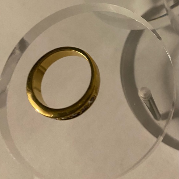 Avon Cubic Zirconia Band ring size 6 - Picture 4 of 5